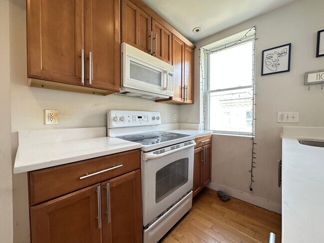 UPDATED MISSION HILL 4 BED WITH DISHWASHER... - UPDATED MISSION HILL 4 BED WITH DISHWASHER... Condo