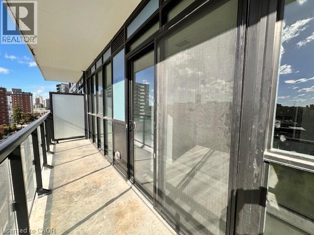 Photo - 128 King St N Unité 906