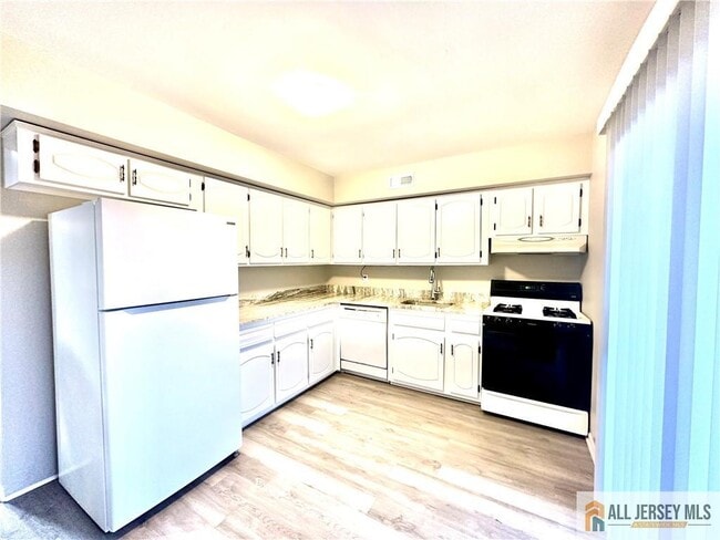 Photo - 1310 Bradley Ct Unit K2022