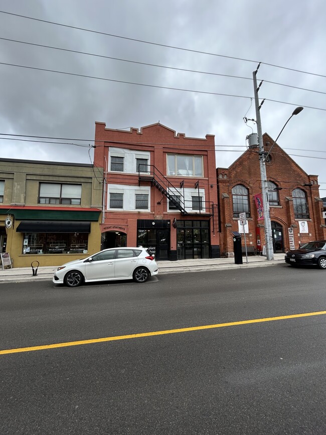 Building Photo - Trendy 2 Bedroom in the Heart of Locke St South Unit 3