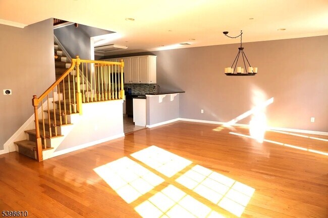 Photo - 5 Liberty Way