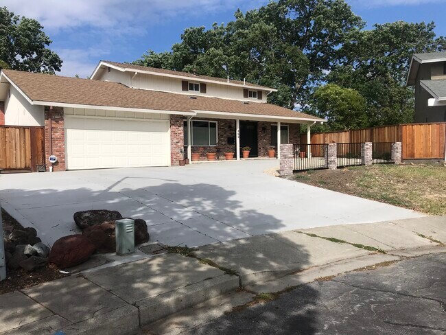 Photo - 460 Monti Cir