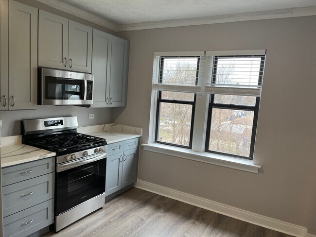 Photo - 70 E 68th St Unit 2