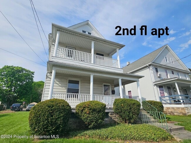Building Photo - 729 W Locust St Rental