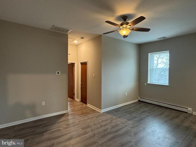 Photo - 615 Summit St Unit 4