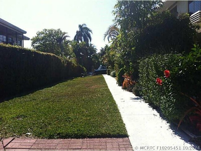 Photo - 9720 W Bay Harbor Dr
