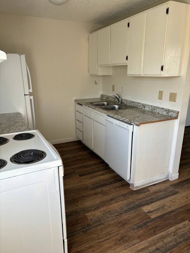 Photo - 246 NE 3rd St