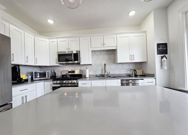 Photo - 9 Bailey Ave Unit 9 Bailey Ave  2 (Second Floor)