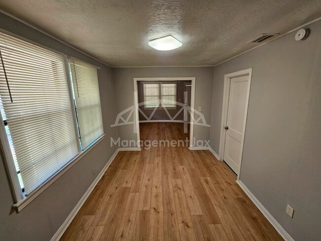 Photo - 2040 W 15th St