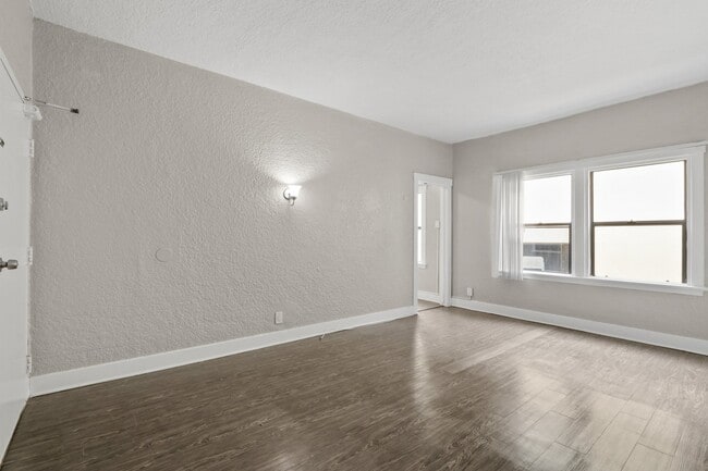 Photo - 3621 S Pacific Ave Unit 6