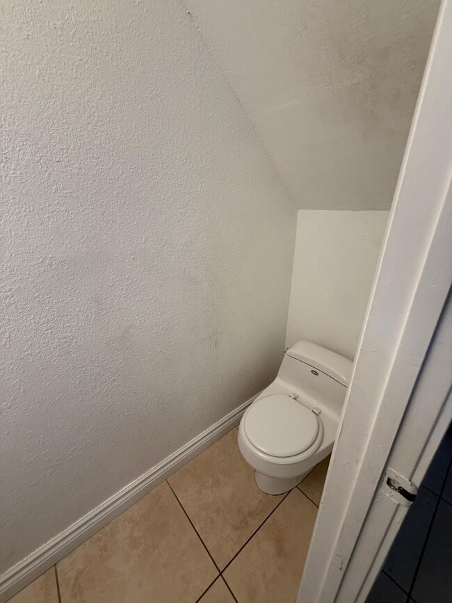 Photo - 2660 W 76th St