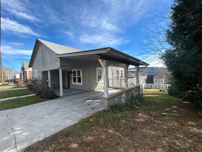 Furnished 2/2 House in Downtown Ellijay- $... - Furnished 2/2 House in Downtown Ellijay- $...