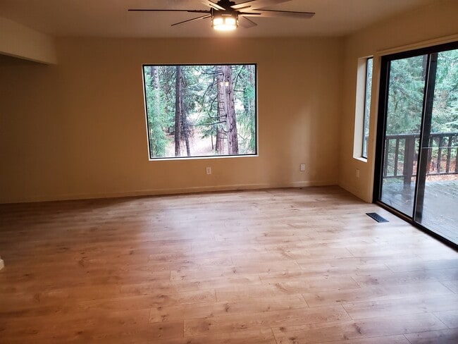 Photo - 18111 N Meadow Dr