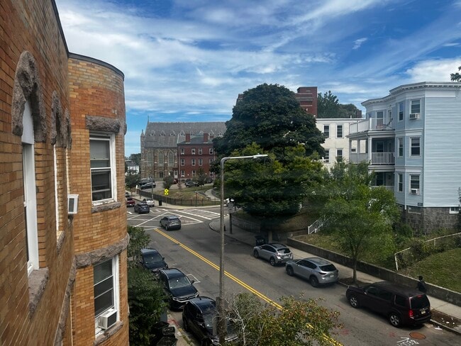 Building Photo - 270 Bowdoin St Unit 3