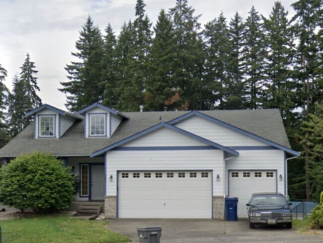 5 Bedroom Single Family Home in Lynnwood - 5 Bedroom Single Family Home in Lynnwood