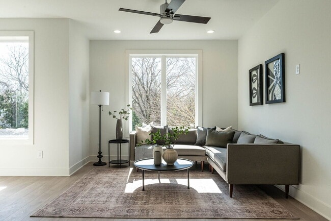 Photo - 611 Walnut Hts Dr Unit 102