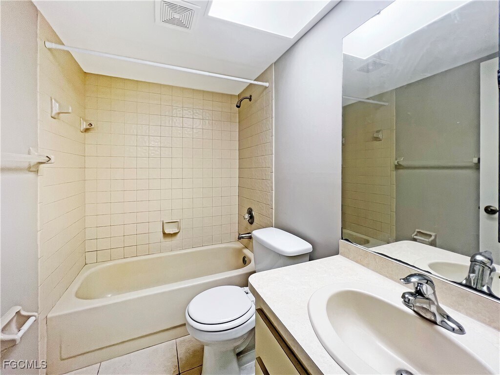 Photo - 4530 SW 10th Ave Unidad 101