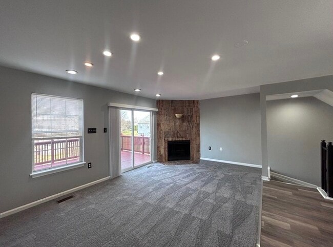 Photo - 3 Bedrooms 2.5 Bathrooms