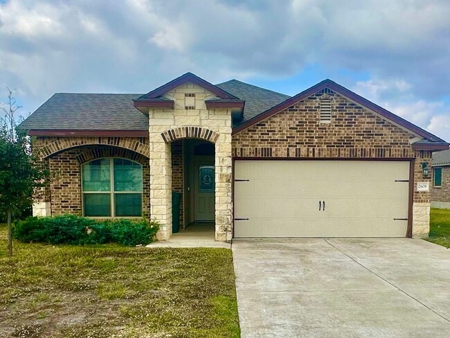 Building Photo - AVAILABLE NOW ! 1 WEEK FREE MOVE IN SPECIAL