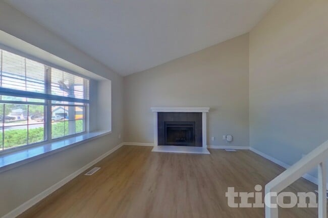 Photo - 1721 S Genoa Way