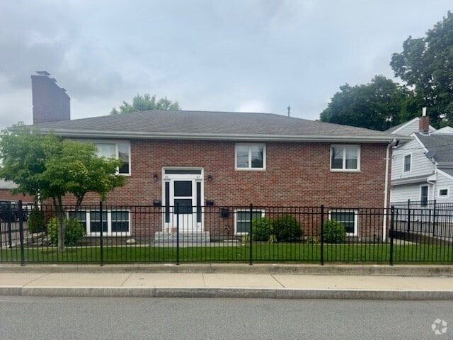 Building Photo - 45 Cedar St Unit 45 Rental