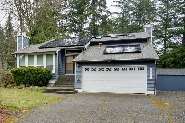 Building Photo - Kent Tri-level home
