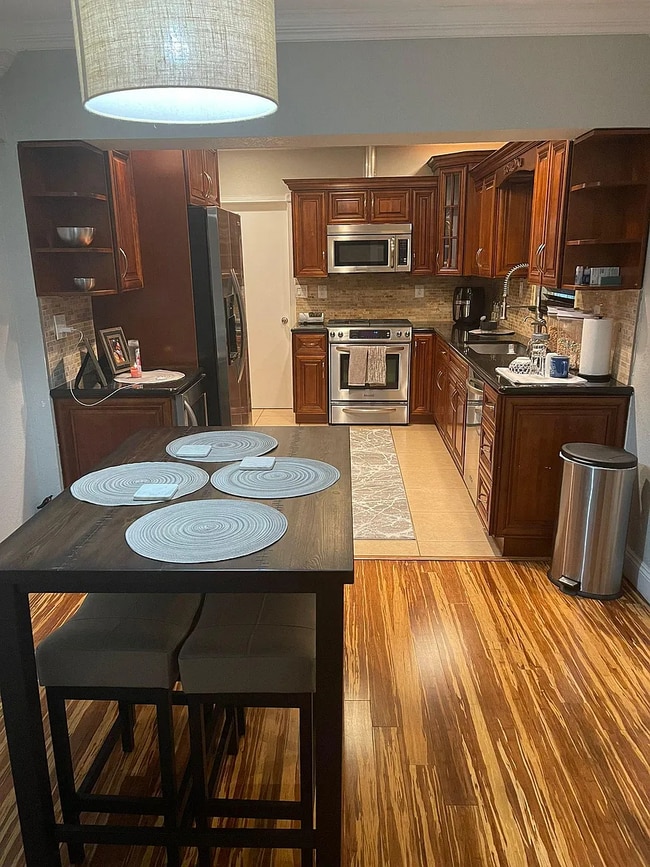 706 SW 13th Ave