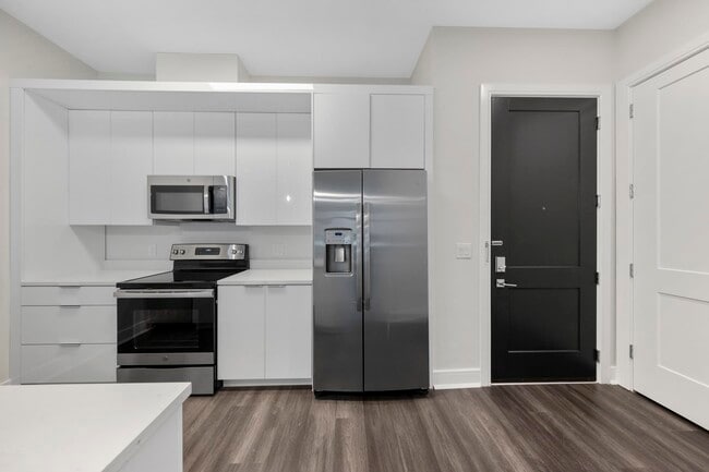 Photo - 121 34th St Unit 613