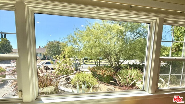 Photo - 6127 Lockhurst Dr