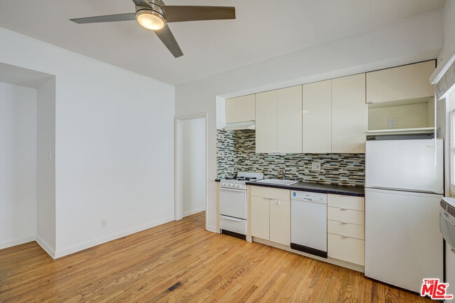 Photo - 967 N Doheny Dr Unidad 1/8