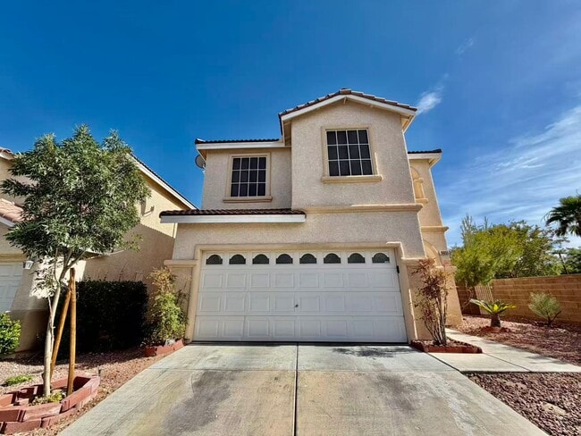 Building Photo - Sweet 2 stories single-family house with 4 bedrooms