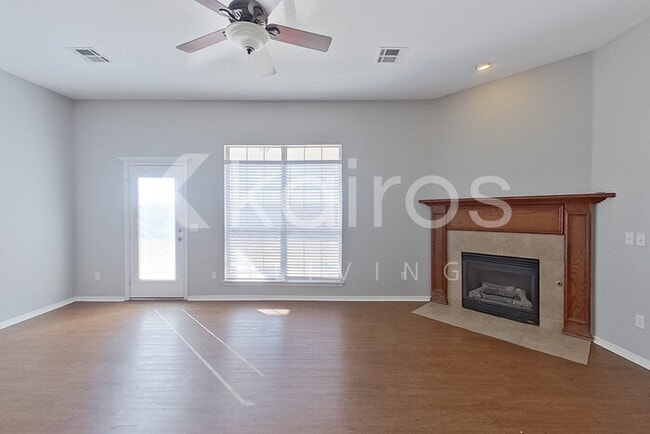 Photo - 704 SW 161st St