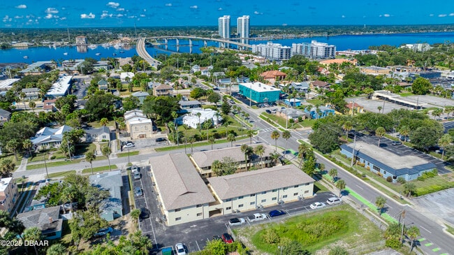 Building Photo - 400 Oakridge Blvd Unit 23