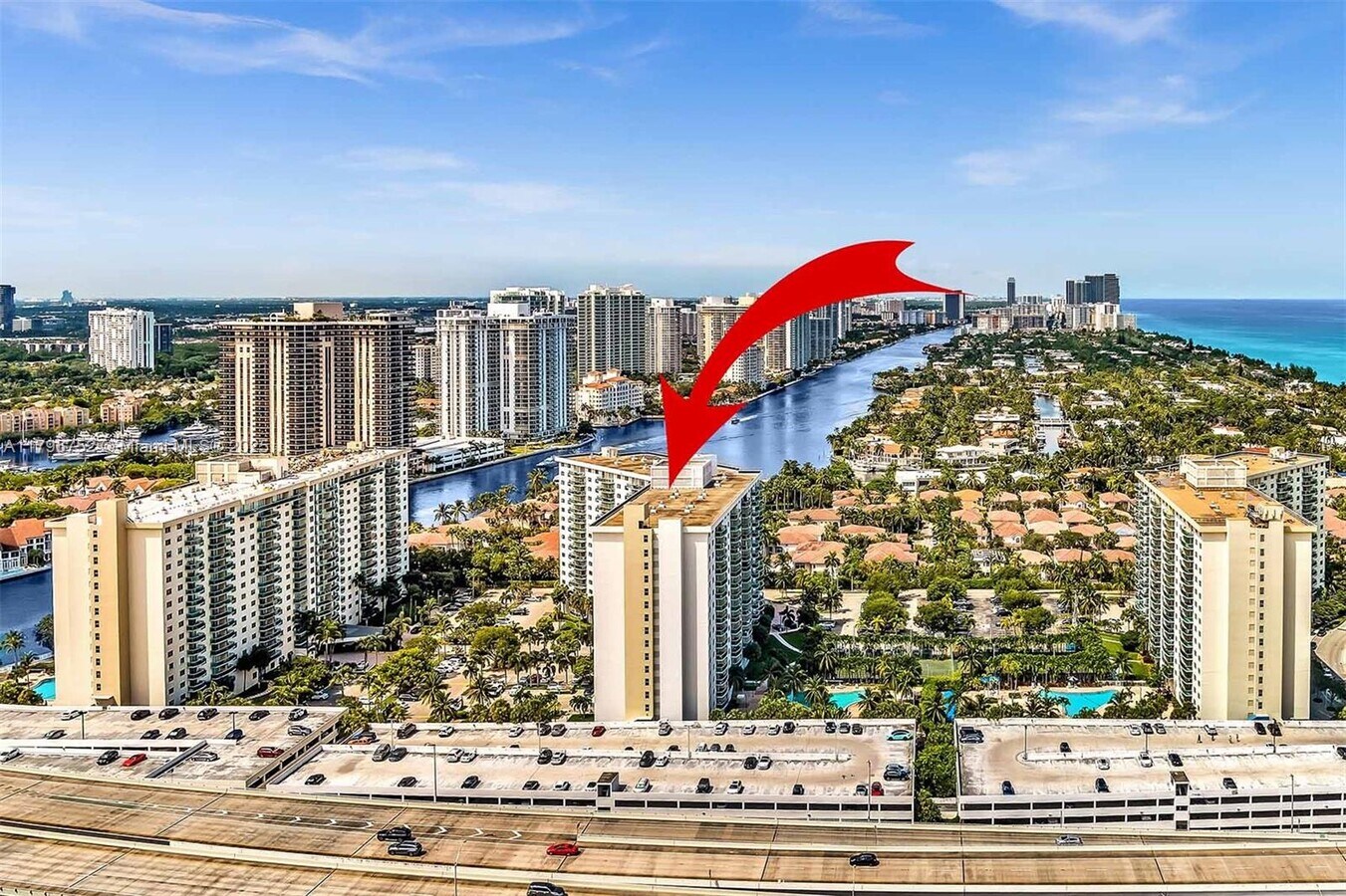 Photo - 19380 Collins Ave Unidad 409 Rental