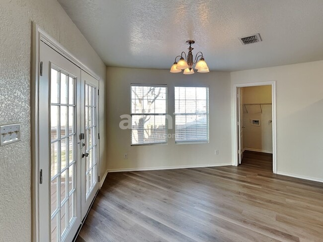 Photo - 729 Northern Lights Dr