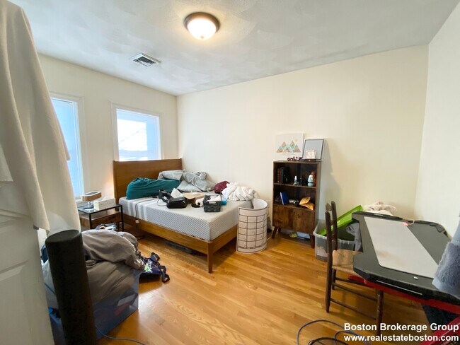 Photo - 128 Hillside St Unit 3