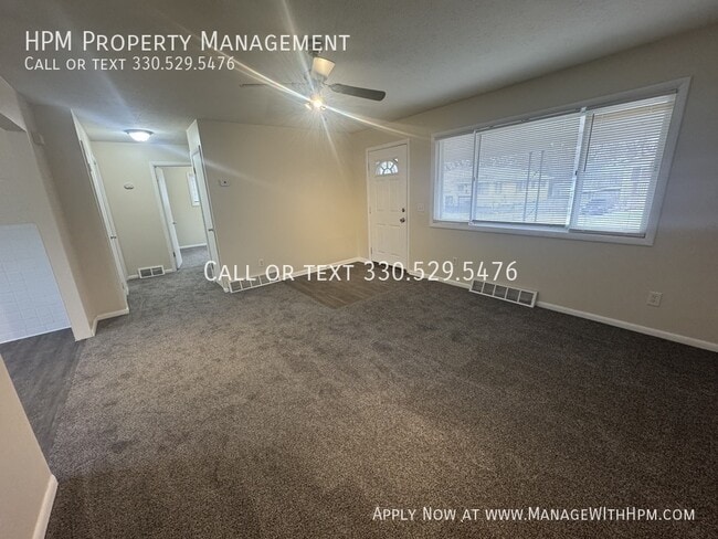 Photo - 1325 Vermont Pl NE