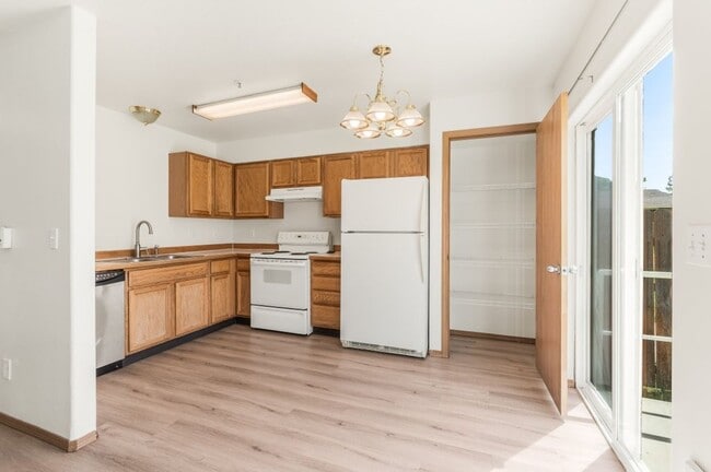 Photo - 3 bed 2 bath townhome