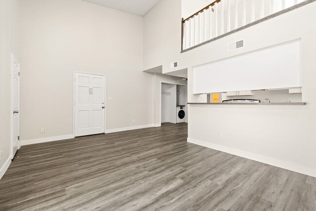 Chatsworth Plaza Apartments