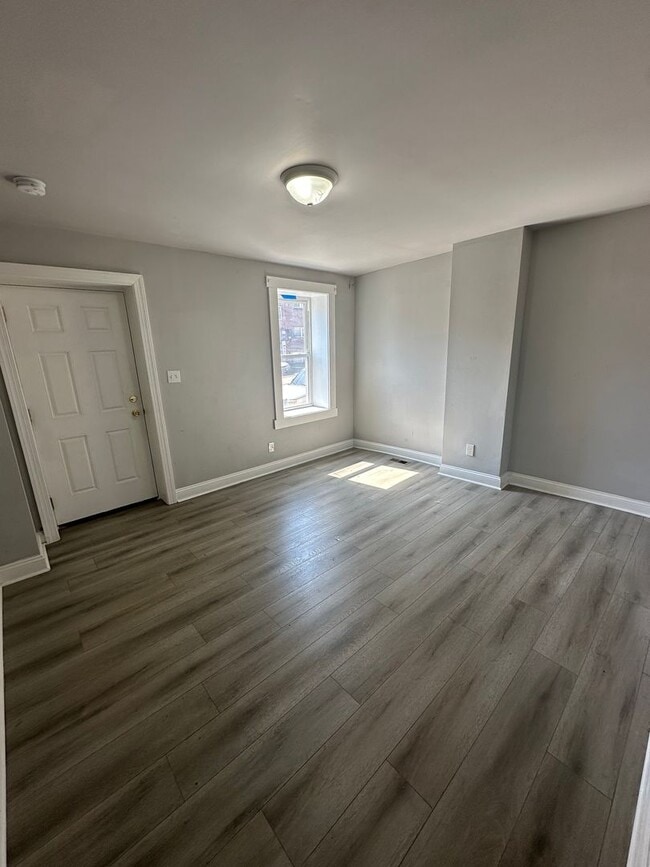 Photo - 2 Bed, 1 Bath Rowhome Available