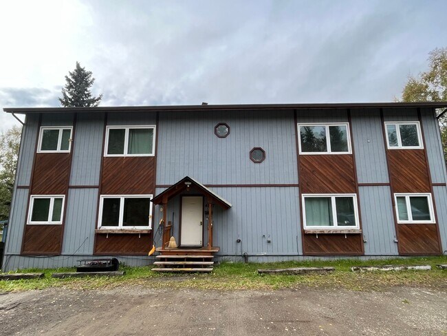 Building Photo - 4897 Dartmouth Dr Unit 3