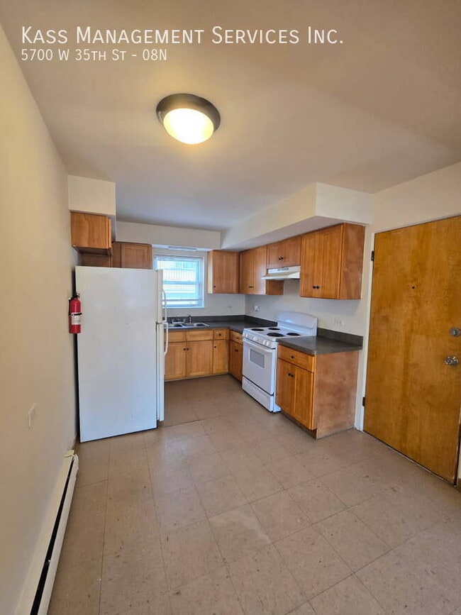 Building Photo - 5700 W 35th St Unit 08N Rental