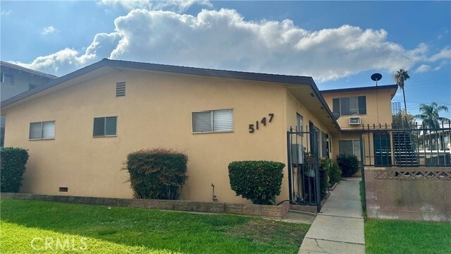 Photo - 5147 Canoga St