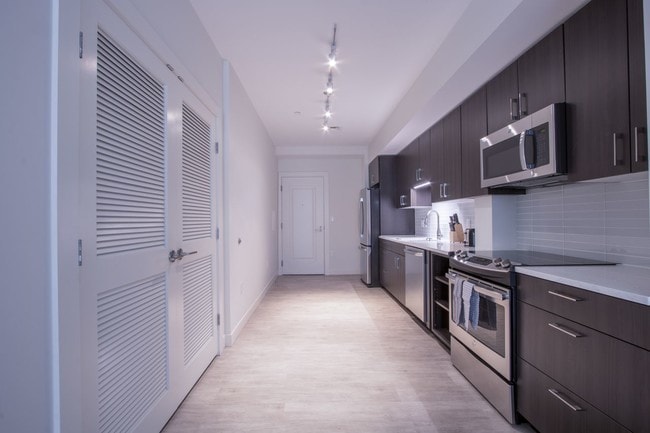 Photo - 900 Beacon St