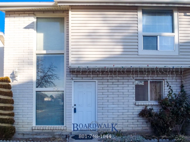 Photo - Spacious Sandy Home