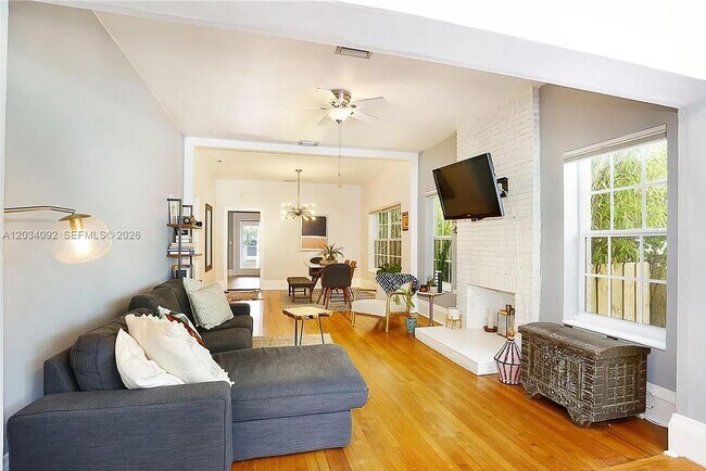 Photo - 452 SW 26th Rd