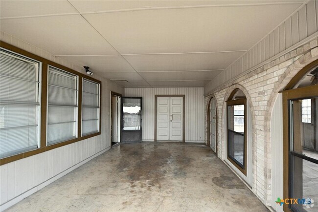 Building Photo - 1274 E Common St Rental