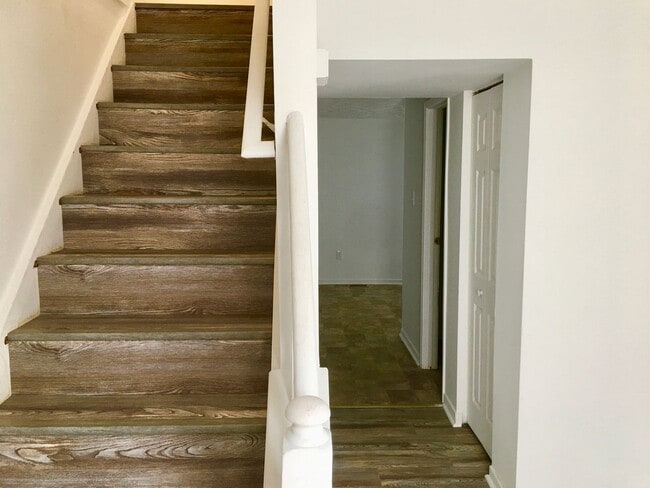 Photo - King George Spacious 2 Bedroom End Unit Townhouse