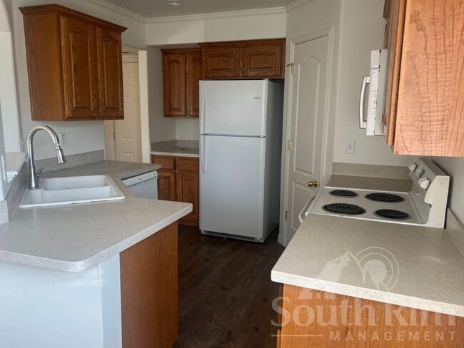 Photo - 806 Brookside Ct