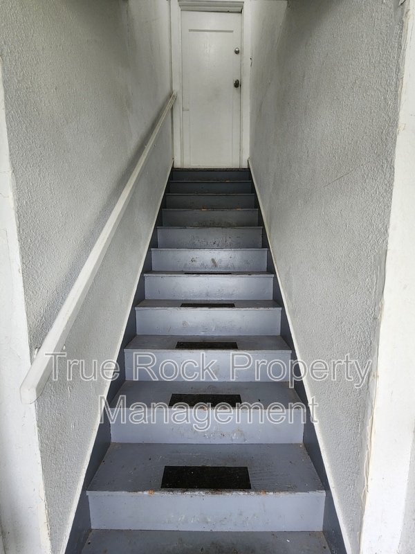 Photo - 204 1/2 E 2nd